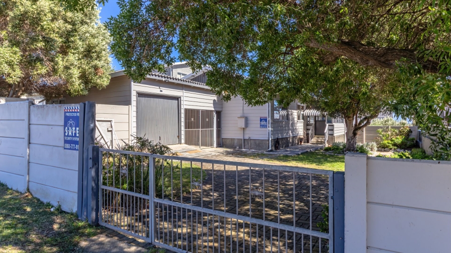 3 Bedroom Property for Sale in De Kelders Western Cape